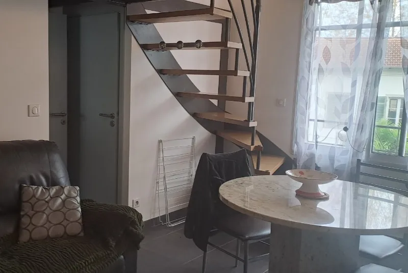 Salon et escalier Salon et escalier